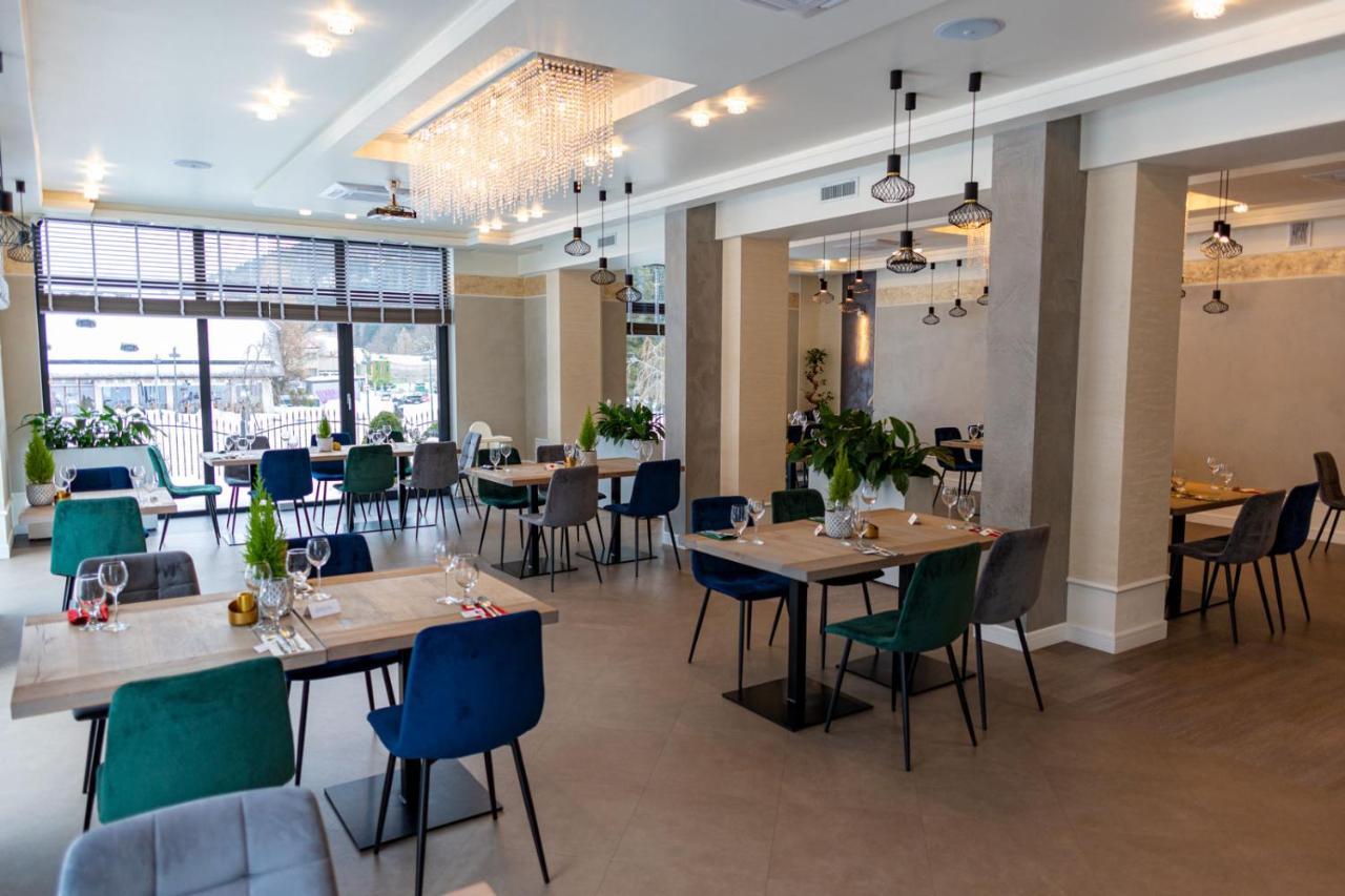 שצ'צ'ירק Hotel Alpin מראה חיצוני תמונה