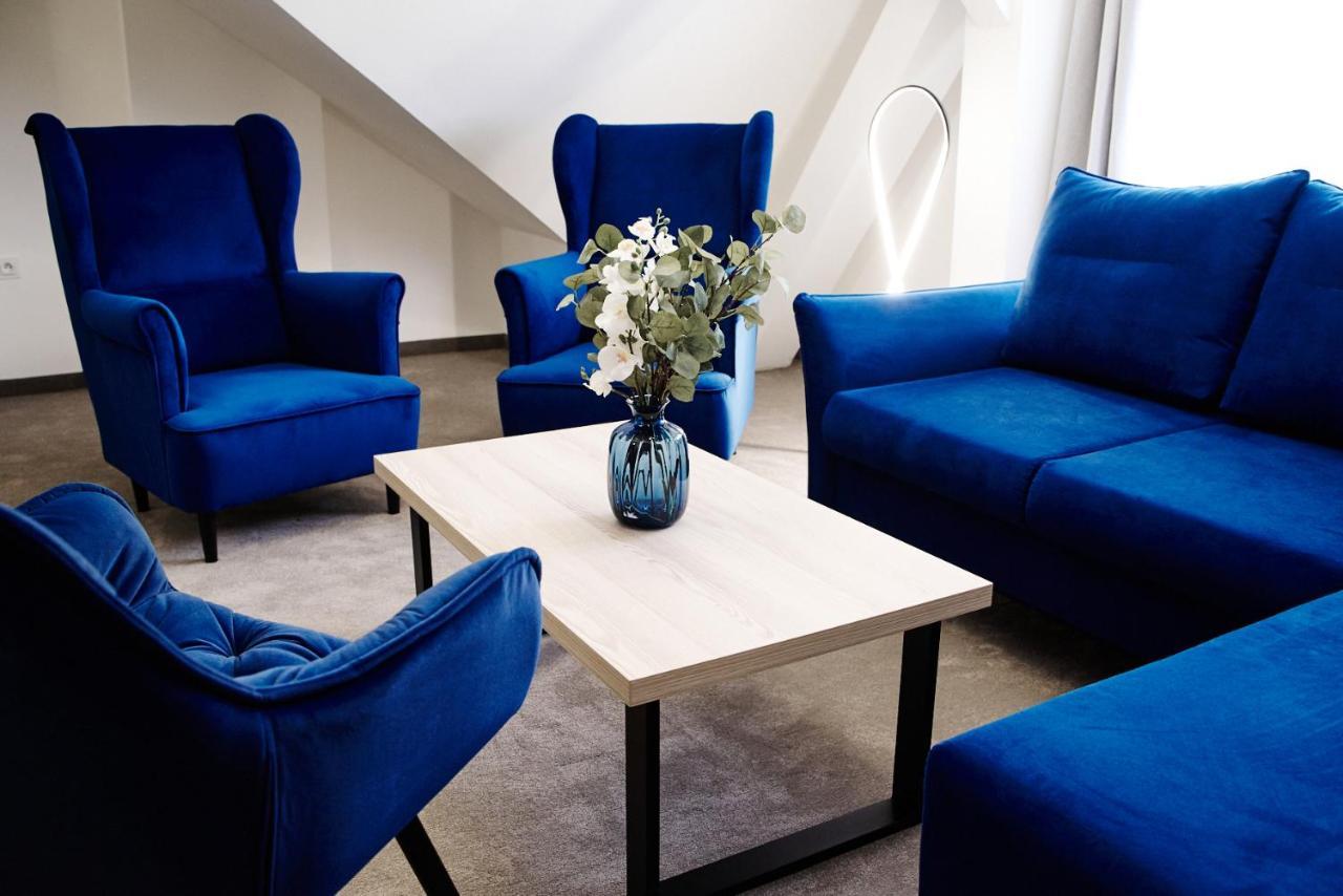 שצ'צ'ירק Hotel Alpin מראה חיצוני תמונה