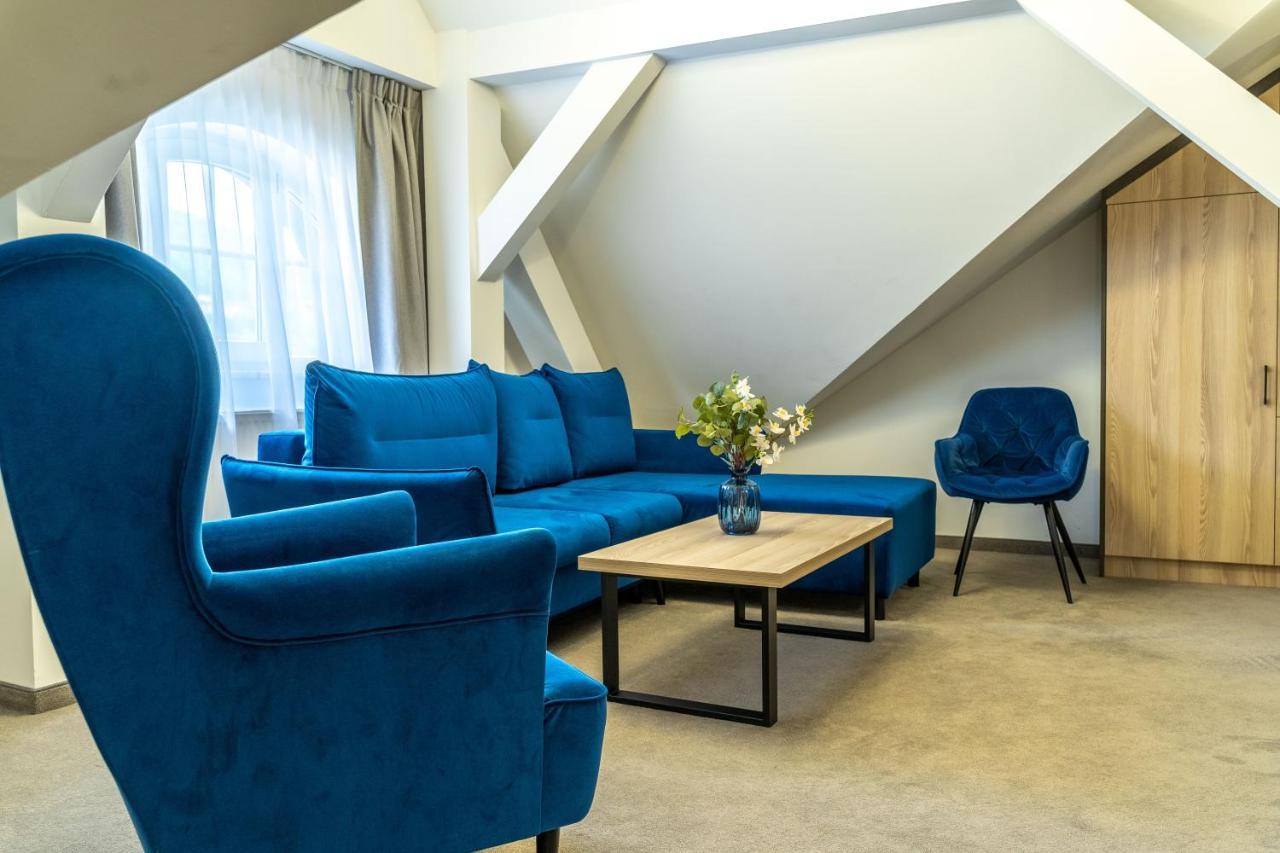 שצ'צ'ירק Hotel Alpin מראה חיצוני תמונה