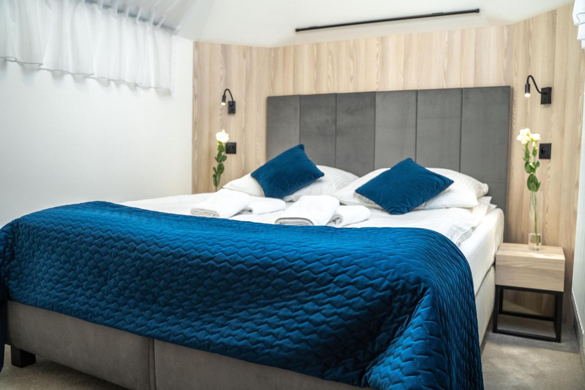שצ'צ'ירק Hotel Alpin מראה חיצוני תמונה