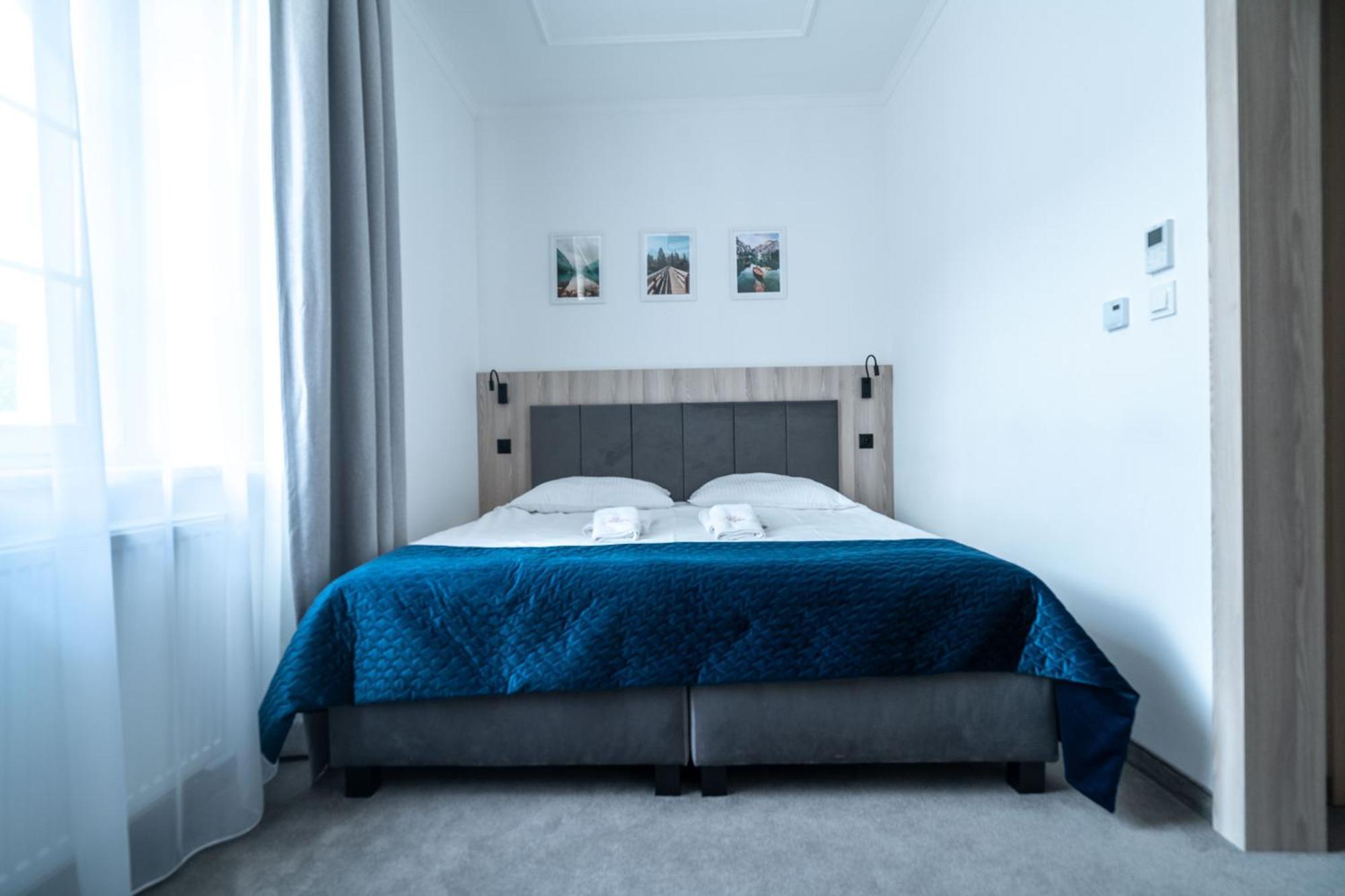 שצ'צ'ירק Hotel Alpin מראה חיצוני תמונה