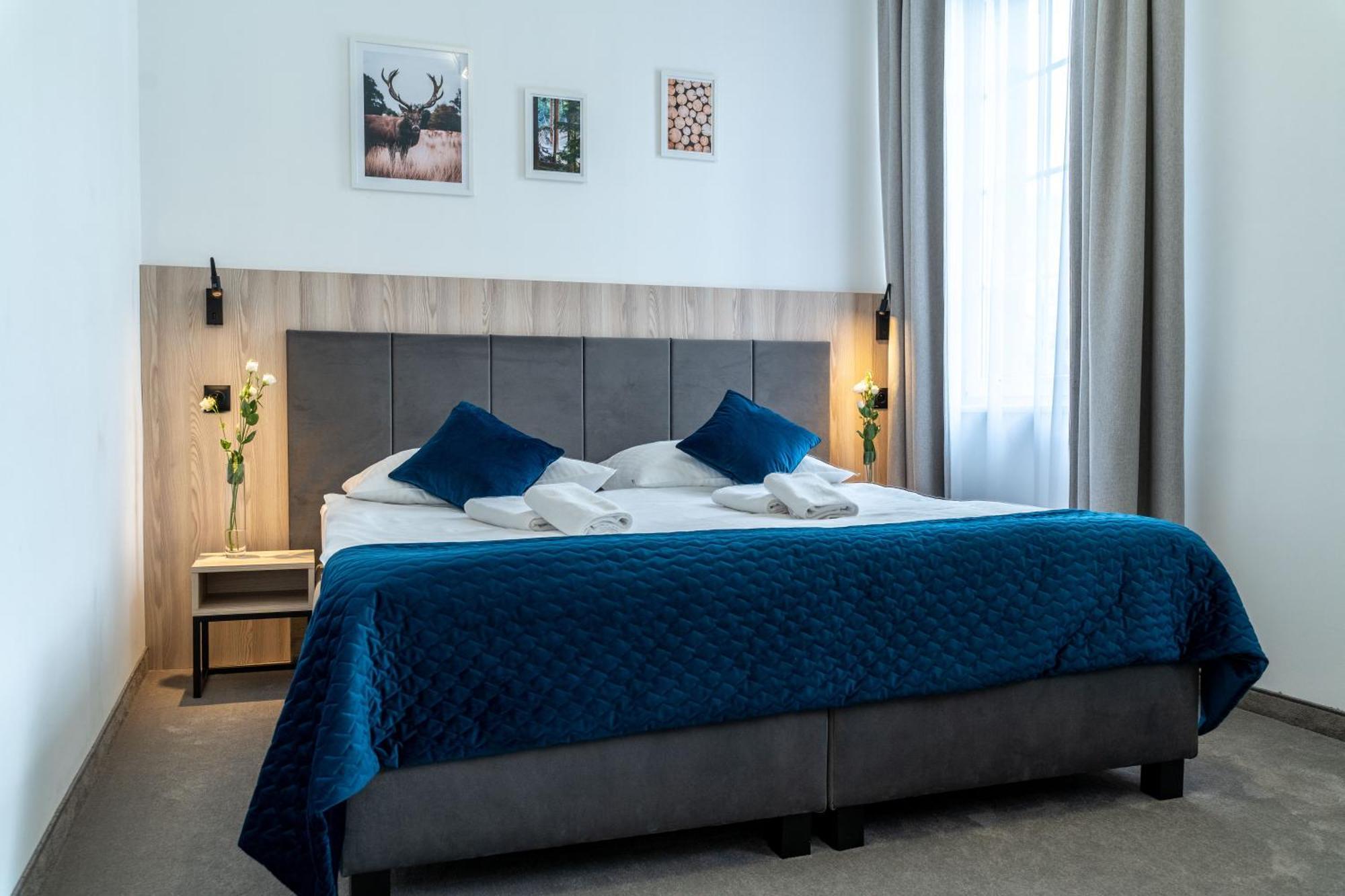 שצ'צ'ירק Hotel Alpin מראה חיצוני תמונה
