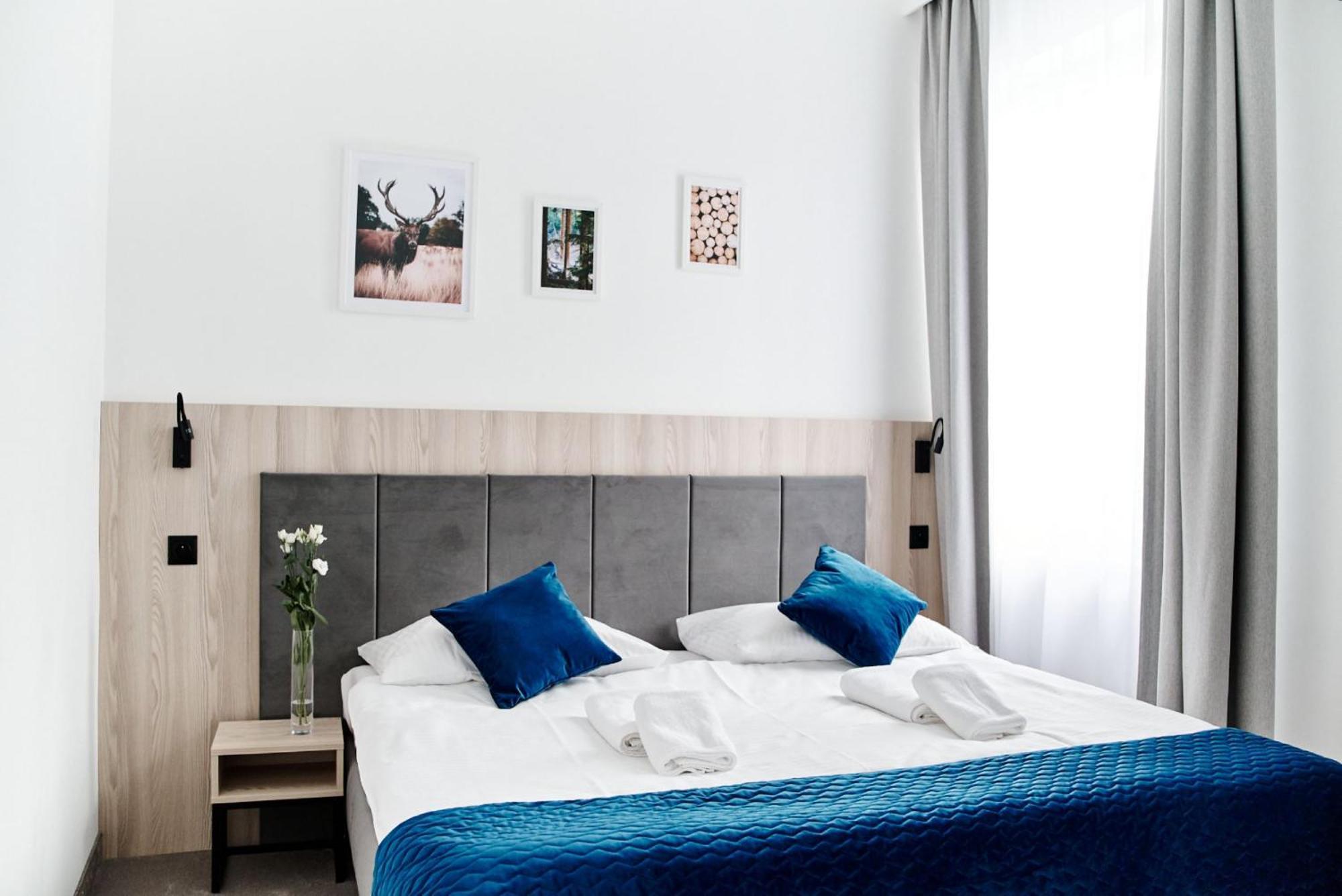 שצ'צ'ירק Hotel Alpin מראה חיצוני תמונה